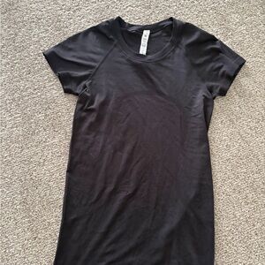 Lulu Lemon Women's Black Short Sleeve Top
